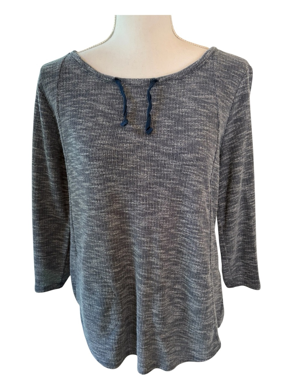 Chico’s Soft Blue ¾ Sleeve Lightweight Sweatshirt with Pockets.  Size M